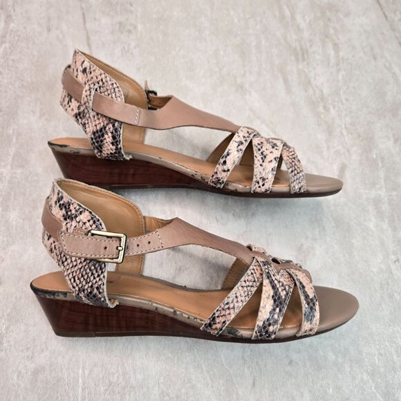 Clarks Low Wedge Sandals Size 8.5 Brown Leather Animal Print Minimalist T Strap - Picture 5 of 12